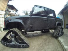 Land-Rover-Defender---Austria---Dominator-Tracks-American-Track-Truck-6.jpg