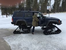 DOMINATOR-XL-Jeep-Cherokee-Tracks-in-snow-2.jpg